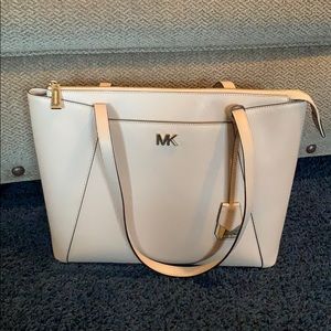 MICHAEL Michael Kors Maddie Medium Tote w/ zipper